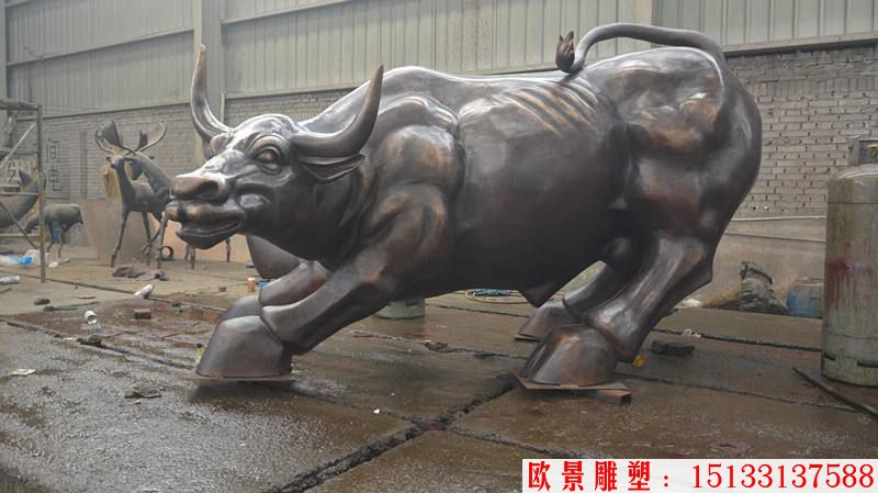 华尔街铜牛雕塑 (1)